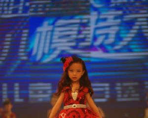 CCTV第九届阳光宝贝中国少儿模特大赛全国总决赛圆满落幕-服装设计与模特表演比赛